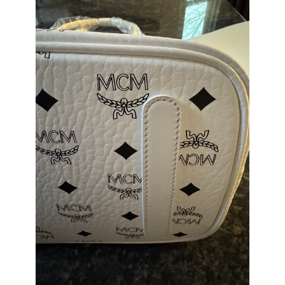 White Reversible MCM Liz Shopper In Medium Visetos - Picture 3 of 16